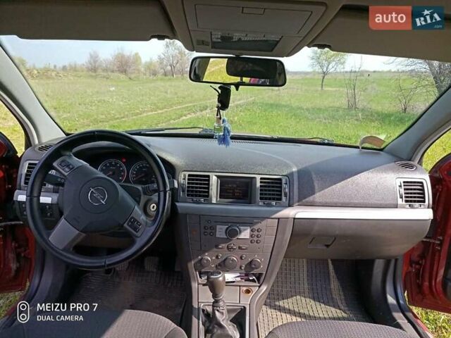 Красный Опель Вектра, объемом двигателя 0 л и пробегом 180 тыс. км за 5900 $, фото 3 на Automoto.ua