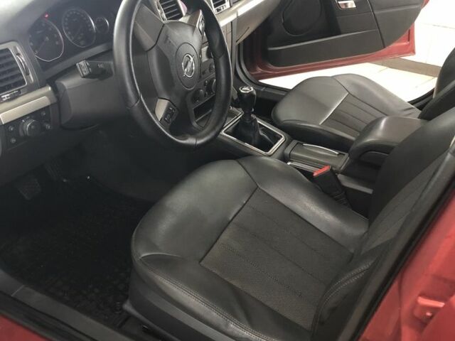 Червоний Опель Вектра, об'ємом двигуна 1.8 л та пробігом 370 тис. км за 4900 $, фото 11 на Automoto.ua