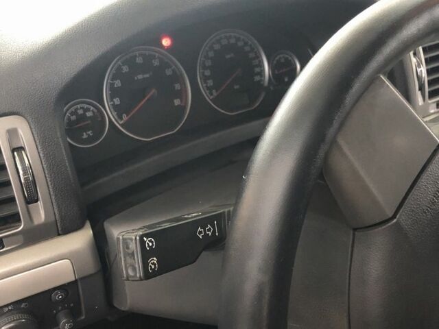 Червоний Опель Вектра, об'ємом двигуна 1.8 л та пробігом 370 тис. км за 4900 $, фото 10 на Automoto.ua