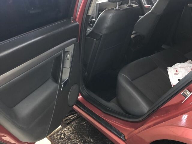 Червоний Опель Вектра, об'ємом двигуна 1.8 л та пробігом 370 тис. км за 4900 $, фото 8 на Automoto.ua