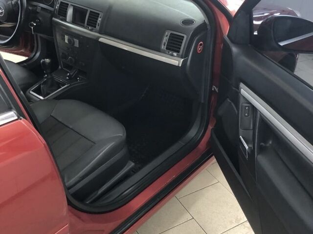 Червоний Опель Вектра, об'ємом двигуна 1.8 л та пробігом 370 тис. км за 4900 $, фото 5 на Automoto.ua