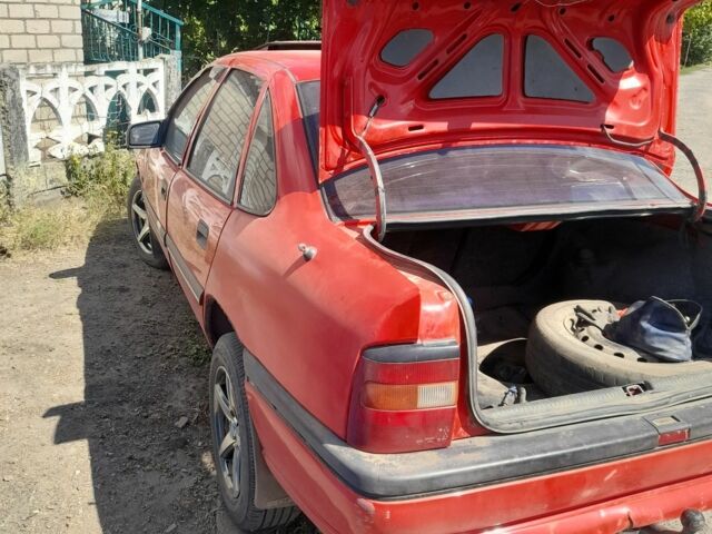 Червоний Опель Вектра, об'ємом двигуна 2 л та пробігом 2 тис. км за 1500 $, фото 4 на Automoto.ua