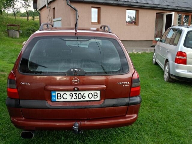 Красный Опель Вектра, объемом двигателя 1.6 л и пробегом 309 тыс. км за 1800 $, фото 3 на Automoto.ua