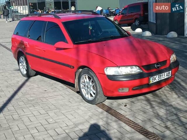 Красный Опель Вектра, объемом двигателя 1.8 л и пробегом 381 тыс. км за 2150 $, фото 4 на Automoto.ua