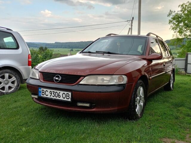 Красный Опель Вектра, объемом двигателя 1.6 л и пробегом 309 тыс. км за 1800 $, фото 6 на Automoto.ua