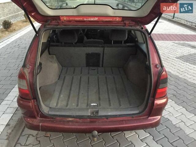 Красный Опель Вектра, объемом двигателя 2 л и пробегом 350 тыс. км за 2668 $, фото 1 на Automoto.ua