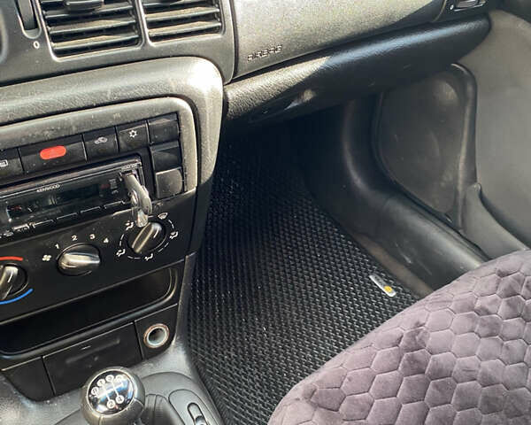 Червоний Опель Вектра, об'ємом двигуна 1.6 л та пробігом 210 тис. км за 2900 $, фото 9 на Automoto.ua