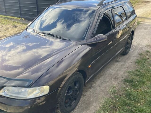 Красный Опель Вектра, объемом двигателя 1.6 л и пробегом 210 тыс. км за 2900 $, фото 2 на Automoto.ua