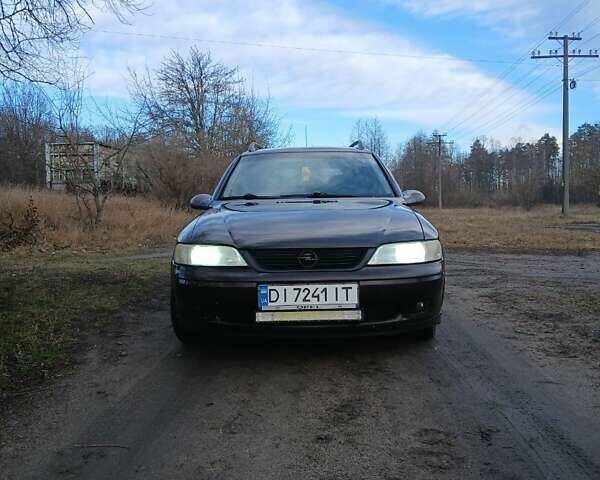 Красный Опель Вектра, объемом двигателя 1.6 л и пробегом 198 тыс. км за 2800 $, фото 4 на Automoto.ua