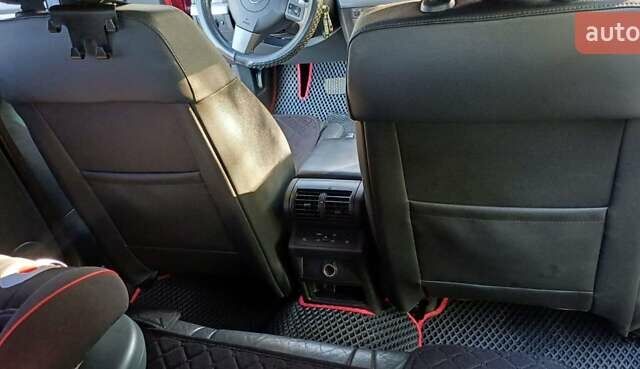 Красный Опель Вектра, объемом двигателя 1.9 л и пробегом 268 тыс. км за 6500 $, фото 4 на Automoto.ua