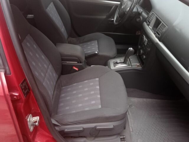 Червоний Опель Вектра, об'ємом двигуна 1.9 л та пробігом 176 тис. км за 3200 $, фото 9 на Automoto.ua