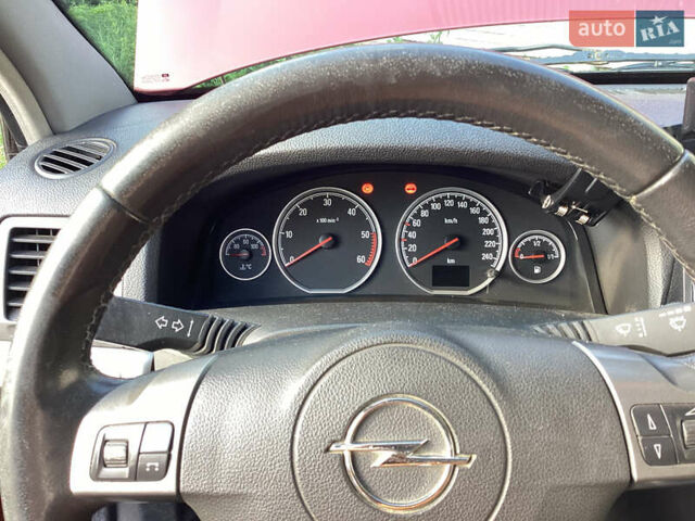 Опель Вектра 2008 в Киеве на Automoto.ua Красный Опель Вектра, объемом двигателя 1.91 л и пробегом 273 тыс. км за 5500 $, фото 53 на Automoto.ua