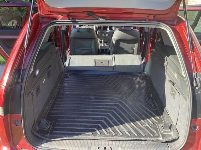 Красный Опель Вектра, объемом двигателя 1.9 л и пробегом 273 тыс. км за 4400 $, фото 3 на Automoto.ua