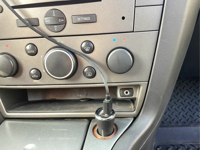 Красный Опель Вектра, объемом двигателя 1.9 л и пробегом 273 тыс. км за 4400 $, фото 14 на Automoto.ua