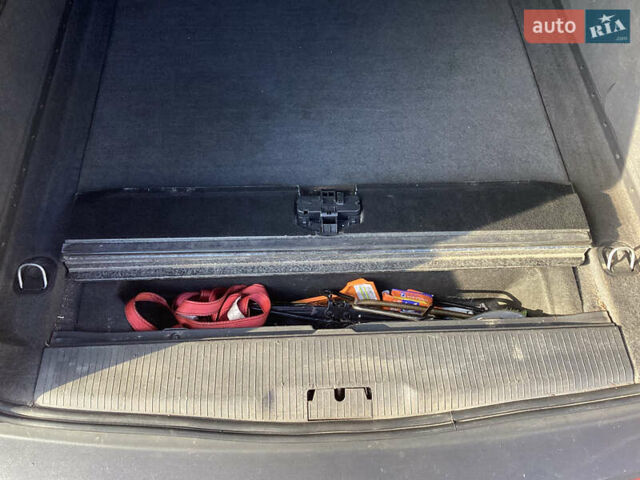 Опель Вектра 2008 в Киеве на Automoto.ua Красный Опель Вектра, объемом двигателя 1.91 л и пробегом 273 тыс. км за 5500 $, фото 33 на Automoto.ua