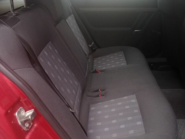 Червоний Опель Вектра, об'ємом двигуна 1.9 л та пробігом 176 тис. км за 3200 $, фото 11 на Automoto.ua