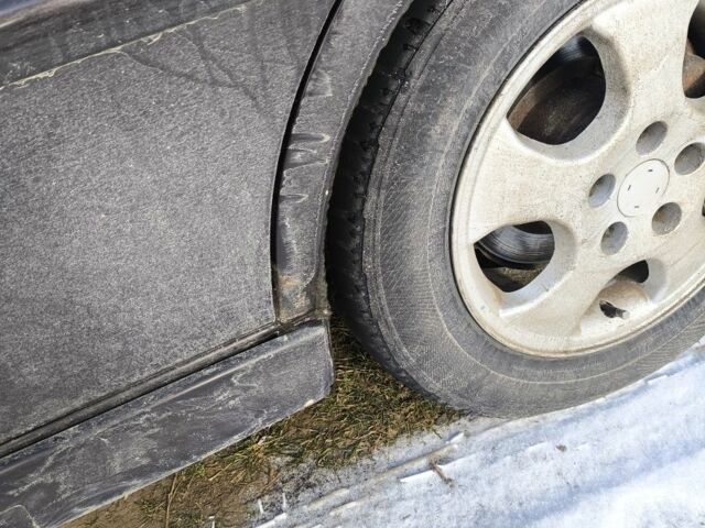 Червоний Опель Вектра, об'ємом двигуна 1 л та пробігом 370 тис. км за 2500 $, фото 6 на Automoto.ua