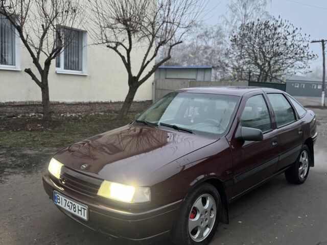 Красный Опель Вектра, объемом двигателя 1.6 л и пробегом 250 тыс. км за 1350 $, фото 8 на Automoto.ua