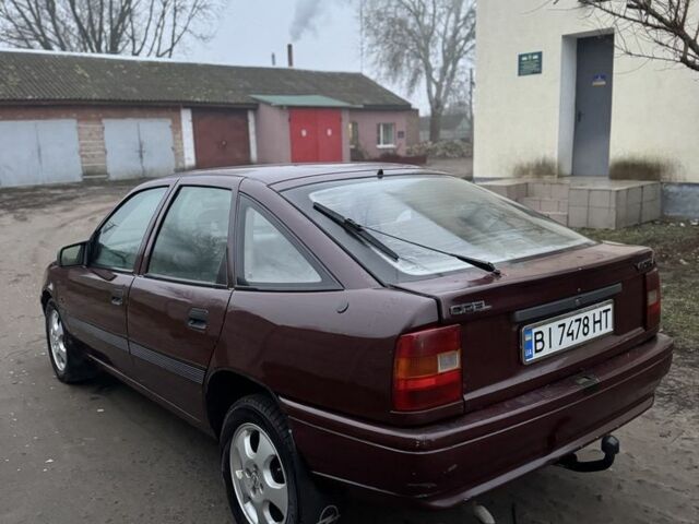 Красный Опель Вектра, объемом двигателя 1.6 л и пробегом 250 тыс. км за 1350 $, фото 2 на Automoto.ua