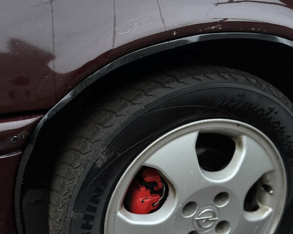 Червоний Опель Вектра, об'ємом двигуна 1.6 л та пробігом 250 тис. км за 1350 $, фото 6 на Automoto.ua