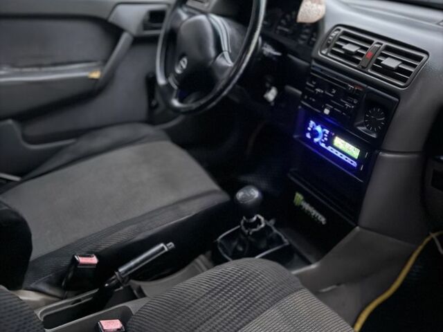 Красный Опель Вектра, объемом двигателя 1.6 л и пробегом 250 тыс. км за 1350 $, фото 7 на Automoto.ua