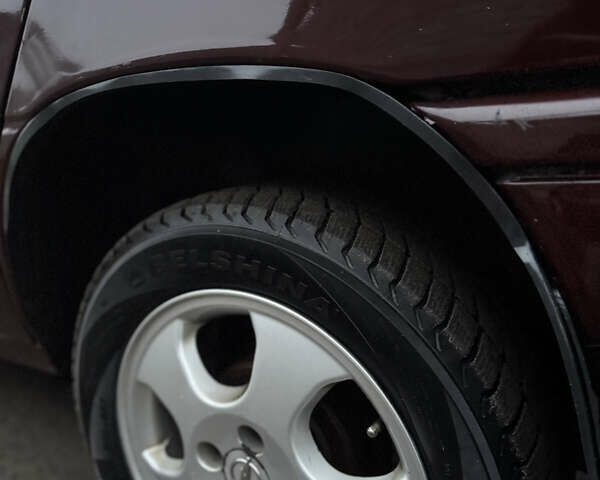 Червоний Опель Вектра, об'ємом двигуна 1.6 л та пробігом 250 тис. км за 1350 $, фото 5 на Automoto.ua