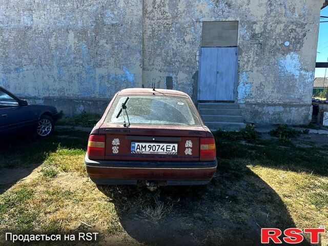 Красный Опель Вектра, объемом двигателя 1.8 л и пробегом 200 тыс. км за 700 $, фото 1 на Automoto.ua