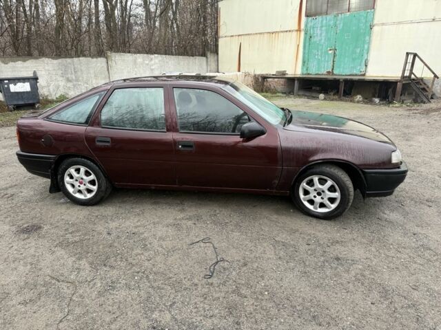 Красный Опель Вектра, объемом двигателя 1.8 л и пробегом 555 тыс. км за 775 $, фото 3 на Automoto.ua