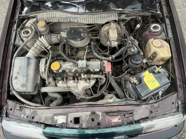 Красный Опель Вектра, объемом двигателя 1.8 л и пробегом 555 тыс. км за 775 $, фото 8 на Automoto.ua