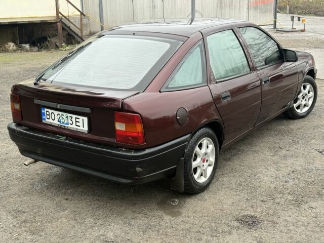 Красный Опель Вектра, объемом двигателя 1.8 л и пробегом 555 тыс. км за 775 $, фото 4 на Automoto.ua