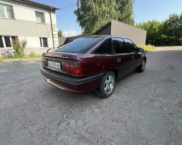 Красный Опель Вектра, объемом двигателя 2 л и пробегом 371 тыс. км за 2299 $, фото 3 на Automoto.ua