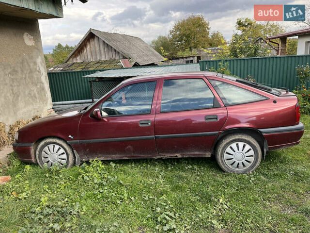 Красный Опель Вектра, объемом двигателя 1.6 л и пробегом 391 тыс. км за 900 $, фото 2 на Automoto.ua