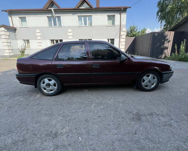 Красный Опель Вектра, объемом двигателя 2 л и пробегом 371 тыс. км за 2299 $, фото 5 на Automoto.ua