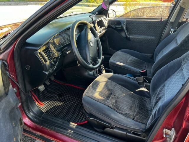 Красный Опель Вектра, объемом двигателя 1.6 л и пробегом 277 тыс. км за 2100 $, фото 11 на Automoto.ua