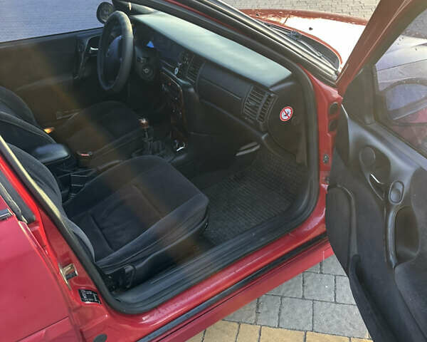 Опель Вектра 2000 в Львове на Automoto.ua Красный Опель Вектра, объемом двигателя 2 л и пробегом 387 тыс. км за 2200 $, фото 13 на Automoto.ua