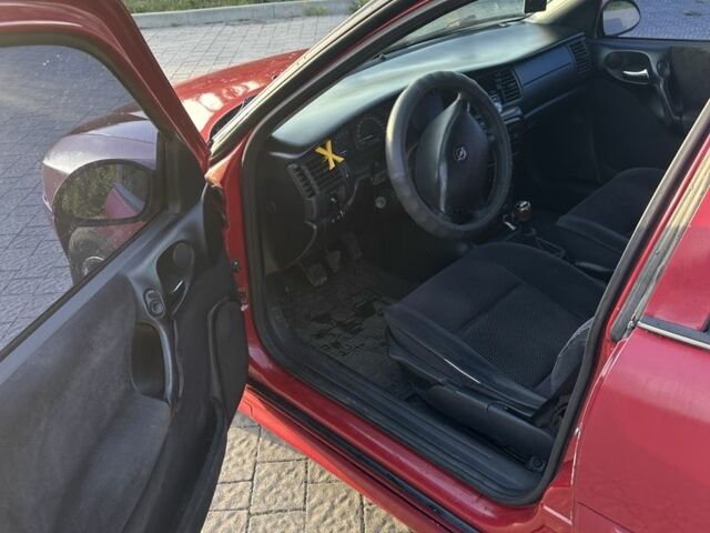 Красный Опель Вектра, объемом двигателя 2 л и пробегом 387 тыс. км за 2300 $, фото 7 на Automoto.ua