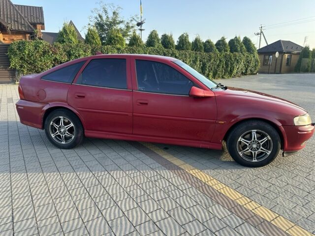 Красный Опель Вектра, объемом двигателя 2 л и пробегом 387 тыс. км за 2300 $, фото 4 на Automoto.ua