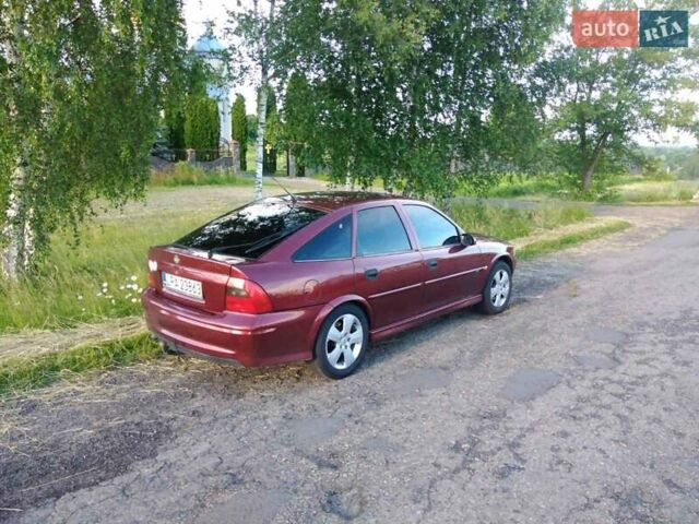 Красный Опель Вектра, объемом двигателя 2.2 л и пробегом 270 тыс. км за 2200 $, фото 2 на Automoto.ua
