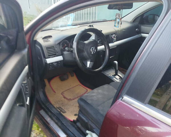 Красный Опель Вектра, объемом двигателя 2.2 л и пробегом 290 тыс. км за 2750 $, фото 7 на Automoto.ua