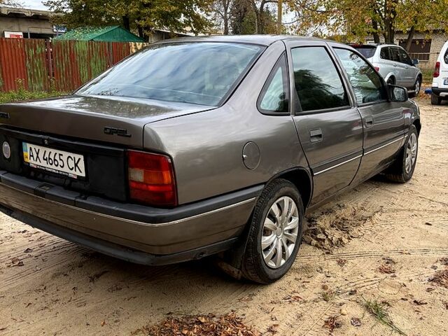 Опель Вектра, объемом двигателя 1.6 л и пробегом 200 тыс. км за 1000 $, фото 3 на Automoto.ua