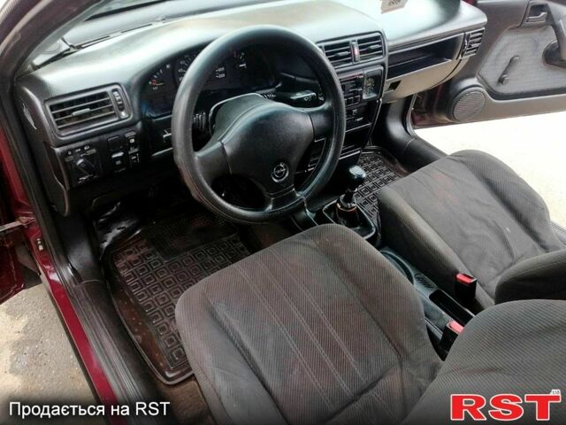 Опель Вектра, объемом двигателя 16 л и пробегом 200 тыс. км за 1500 $, фото 7 на Automoto.ua