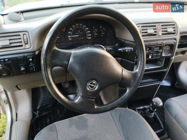 Опель Вектра, объемом двигателя 2 л и пробегом 10 тыс. км за 850 $, фото 10 на Automoto.ua