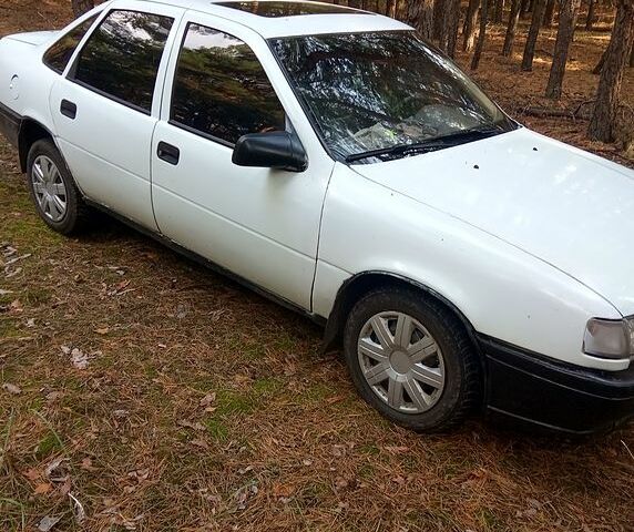 Опель Вектра, объемом двигателя 20 л и пробегом 0 тыс. км за 1500 $, фото 5 на Automoto.ua