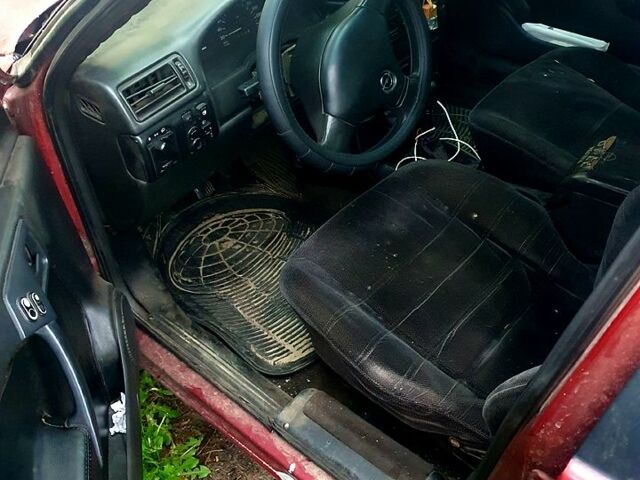Опель Вектра, объемом двигателя 2 л и пробегом 0 тыс. км за 700 $, фото 2 на Automoto.ua