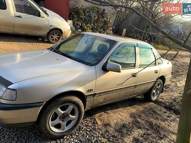 Опель Вектра, объемом двигателя 2 л и пробегом 300 тыс. км за 1000 $, фото 2 на Automoto.ua