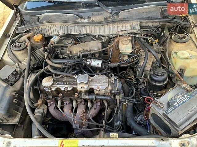 Опель Вектра, объемом двигателя 2 л и пробегом 300 тыс. км за 1000 $, фото 6 на Automoto.ua