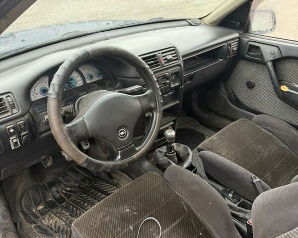 Опель Вектра, об'ємом двигуна 0 л та пробігом 300 тис. км за 998 $, фото 6 на Automoto.ua