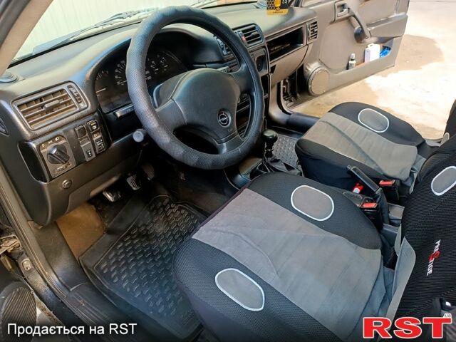 Опель Вектра, объемом двигателя 1.8 л и пробегом 0 тыс. км за 1200 $, фото 4 на Automoto.ua