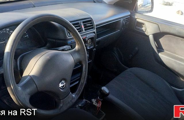 Опель Вектра, объемом двигателя 1.6 л и пробегом 0 тыс. км за 1300 $, фото 3 на Automoto.ua