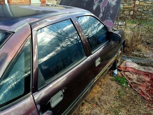 Опель Вектра, объемом двигателя 16 л и пробегом 250 тыс. км за 650 $, фото 2 на Automoto.ua